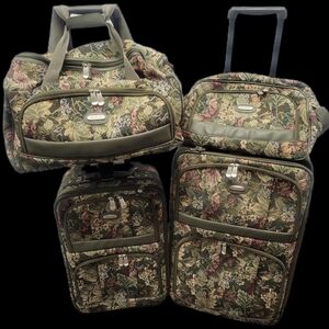 Floral Green Travel Bag Set